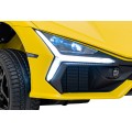 Žluté vozidlo Lamborghini Revuelto XL