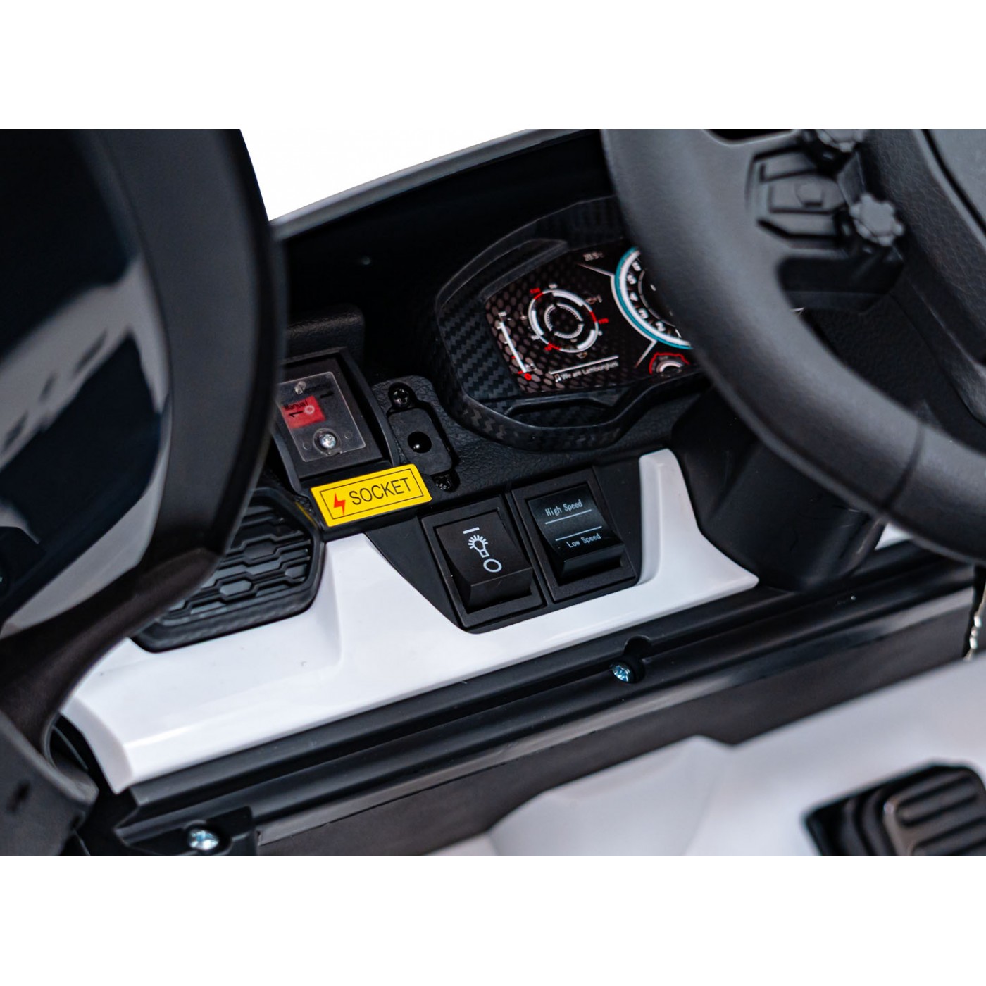 Vozidlo Lamborghini Revuelto XL White
