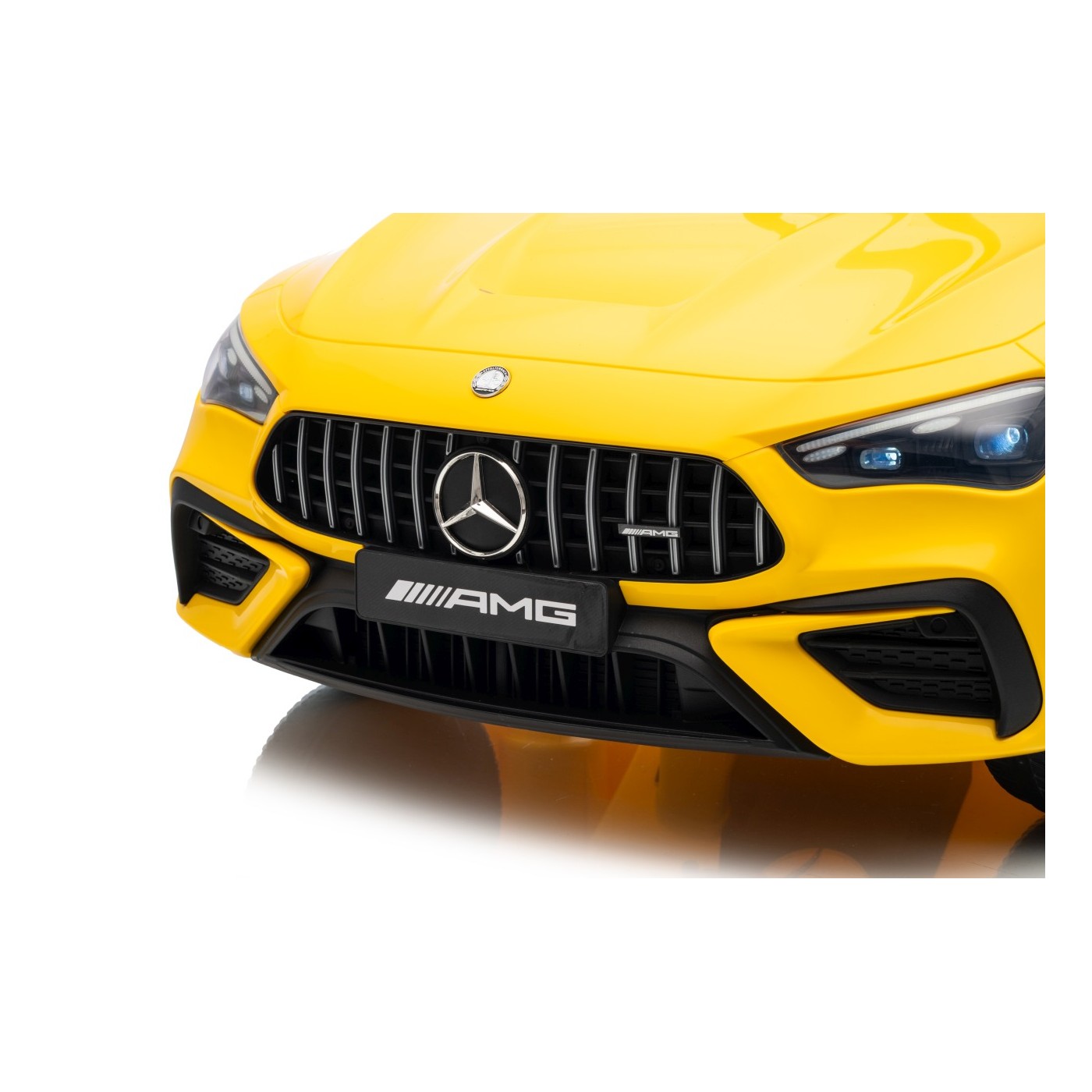 Mercedes Benz AMG CLE 53 Žluté vozidlo