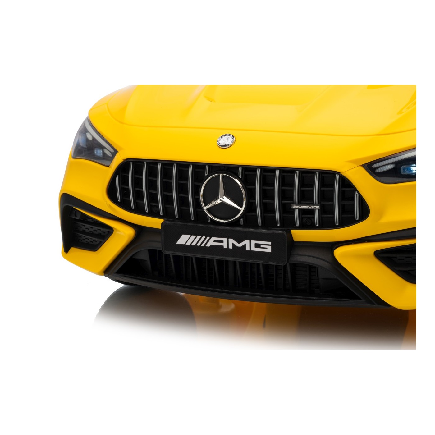 Mercedes Benz AMG CLE 53 Žluté vozidlo