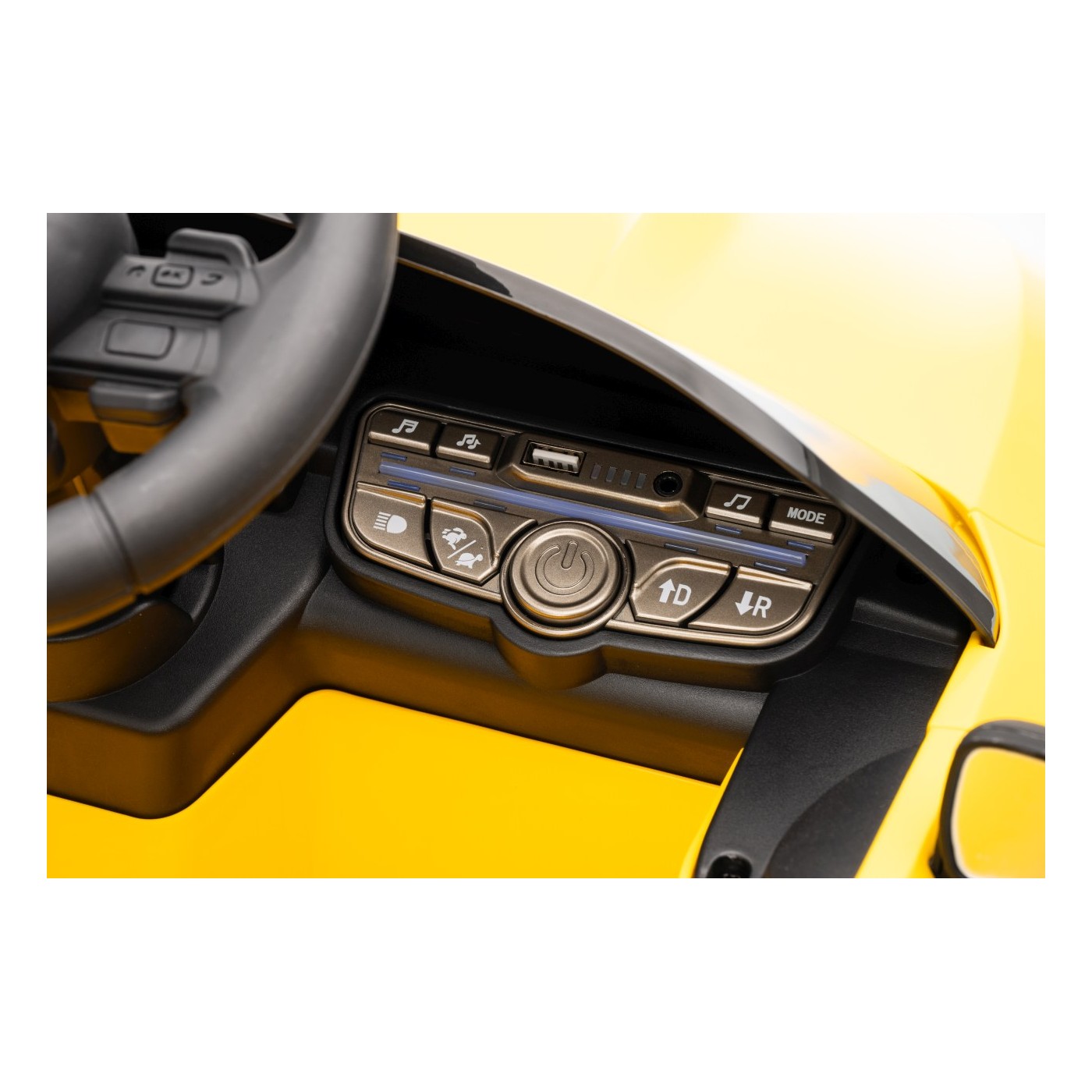 Mercedes Benz AMG CLE 53 Žluté vozidlo