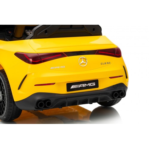 Mercedes Benz AMG CLE 53 Žluté vozidlo