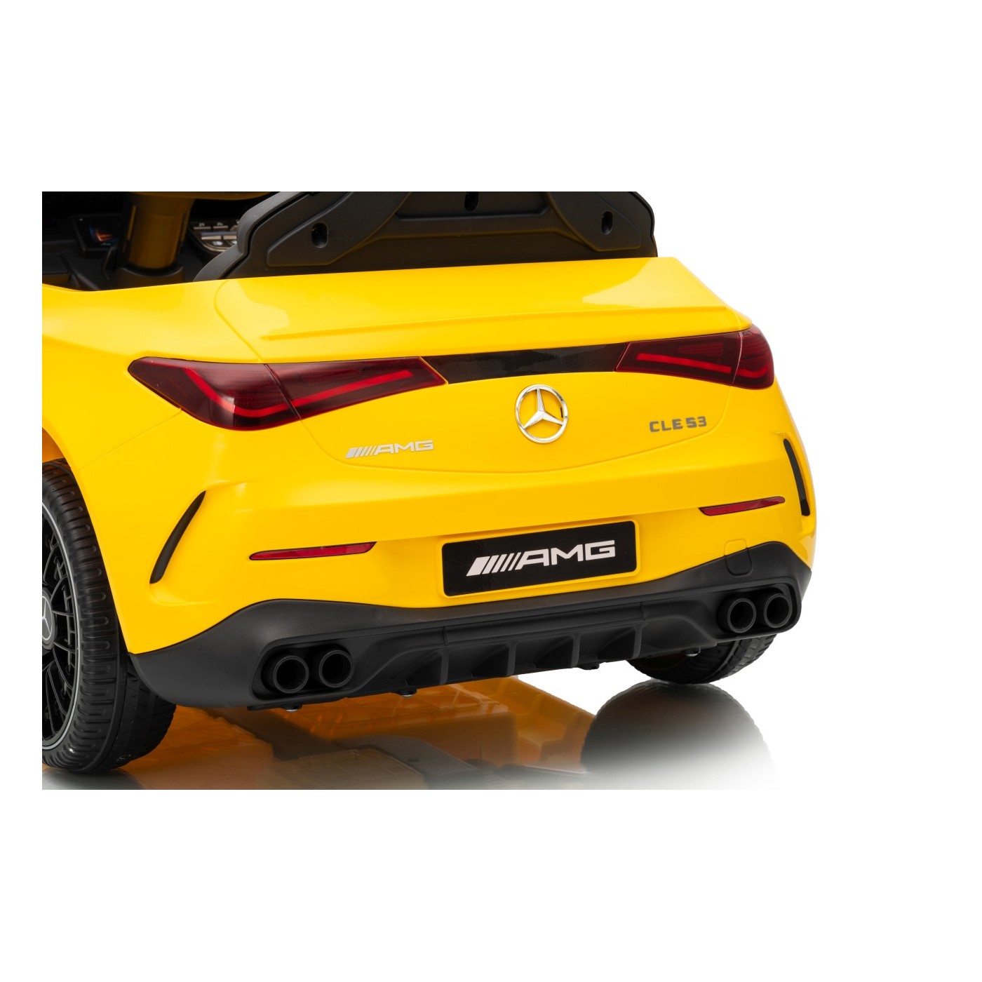 Mercedes Benz AMG CLE 53 Žluté vozidlo