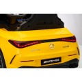 Mercedes Benz AMG CLE 53 Žluté vozidlo