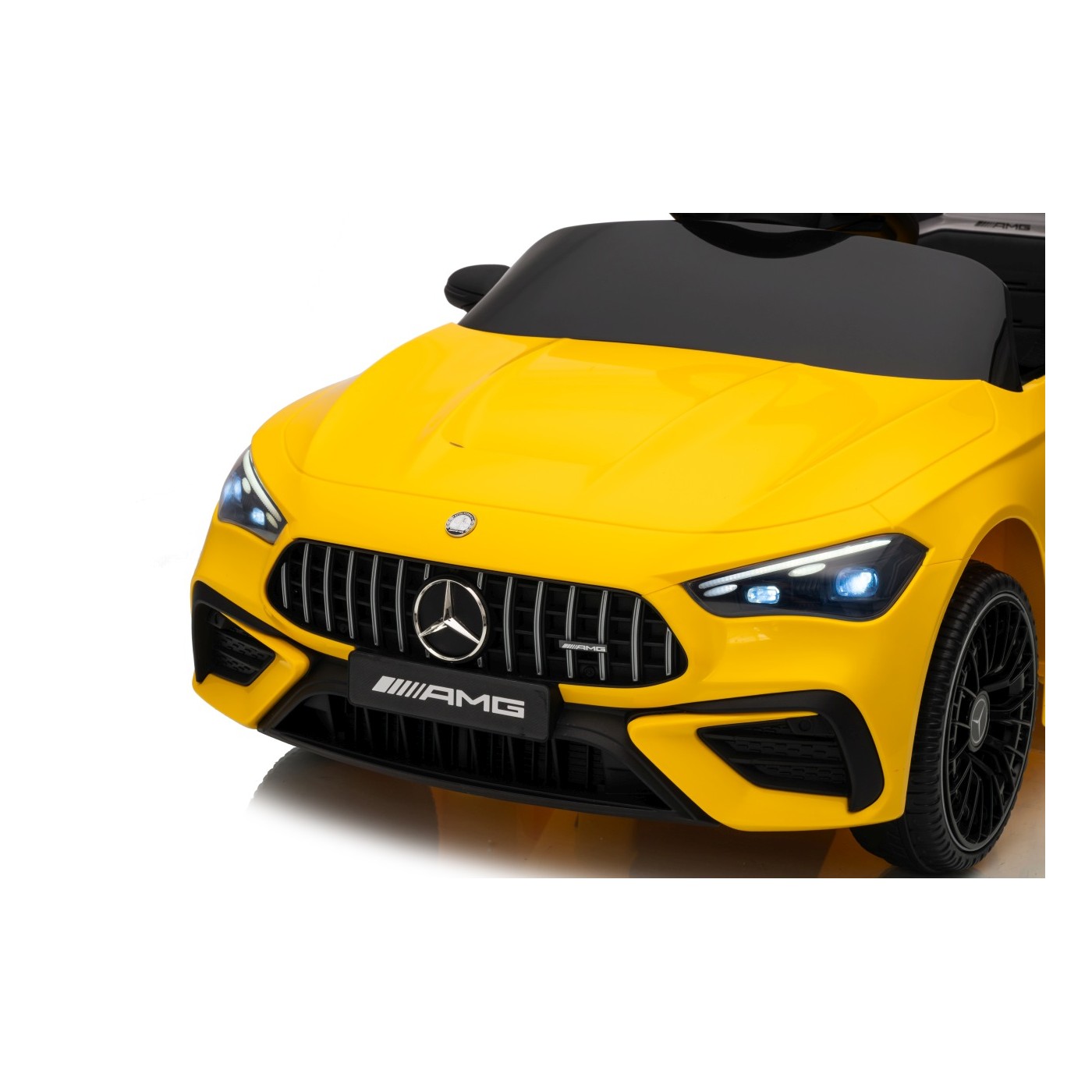 Mercedes Benz AMG CLE 53 Žluté vozidlo