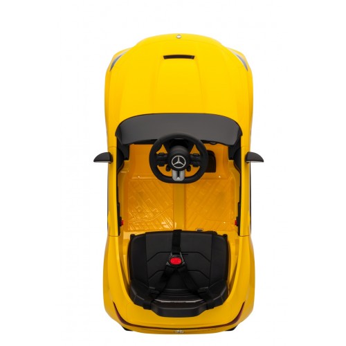 Mercedes Benz AMG CLE 53 Žluté vozidlo