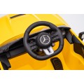 Mercedes Benz AMG CLE 53 Žluté vozidlo