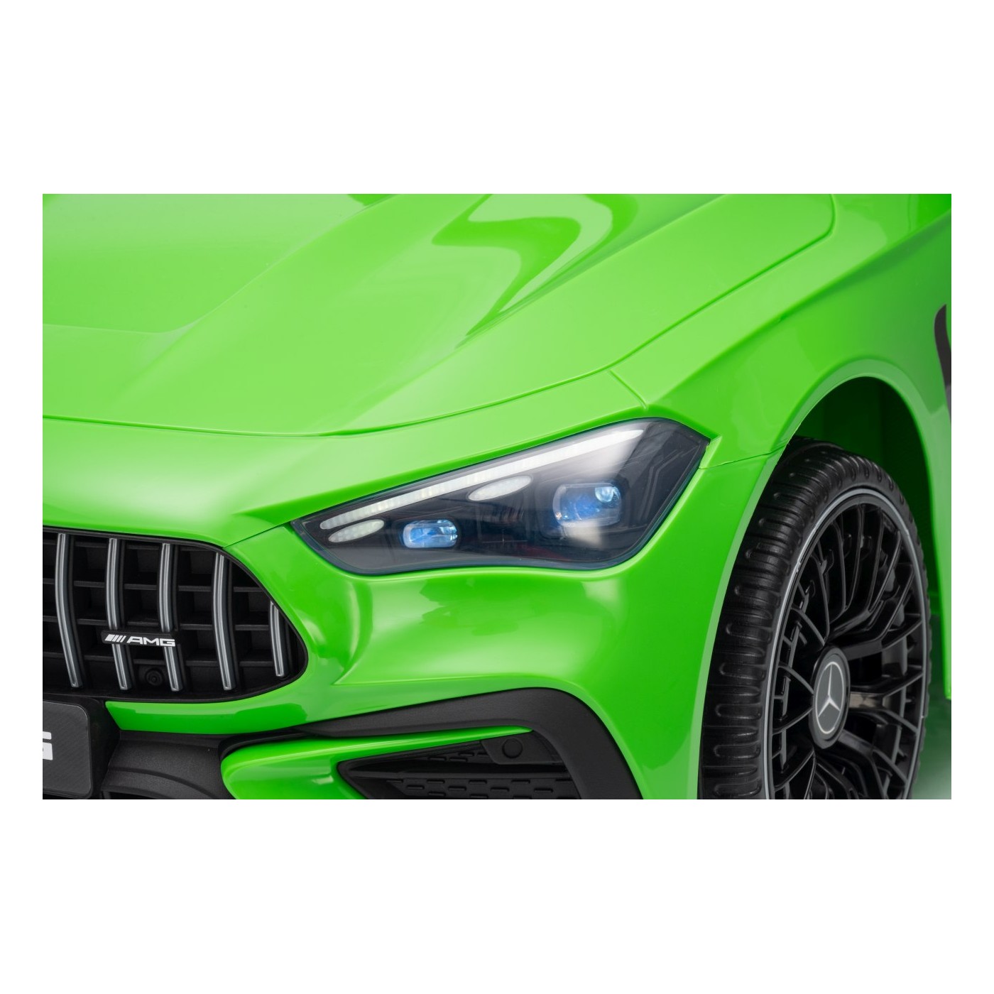 Mercedes Benz AMG CLE 53 Zelené vozidlo
