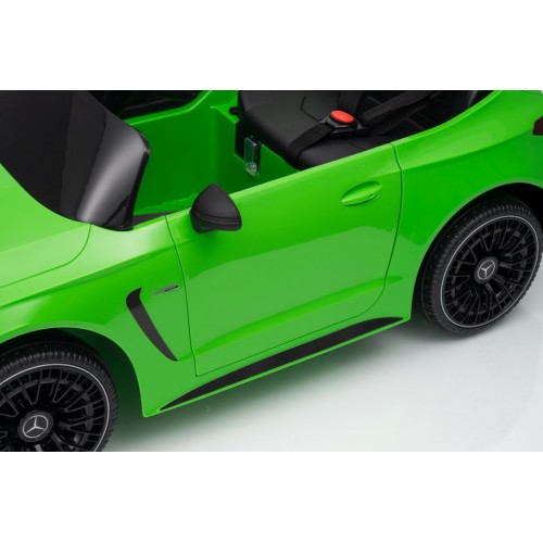 Mercedes Benz AMG CLE 53 Zelené vozidlo