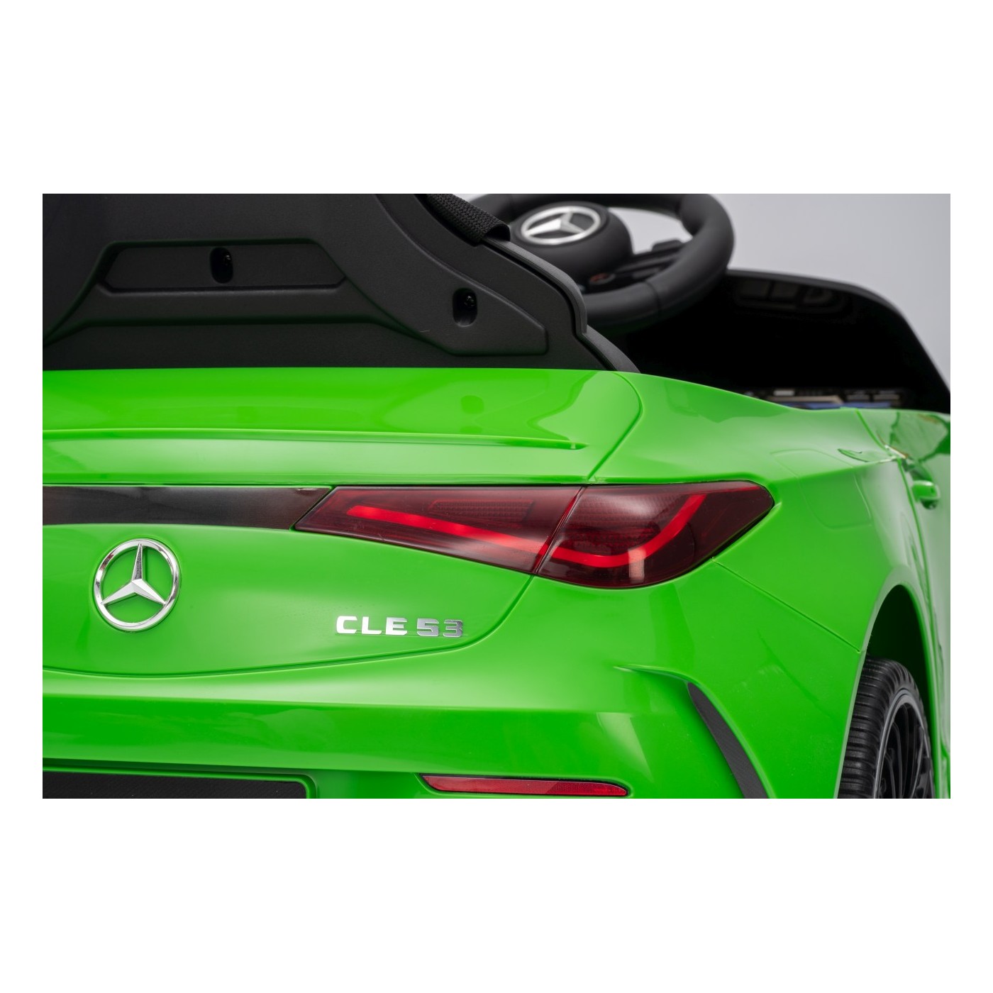 Mercedes Benz AMG CLE 53 Zelené vozidlo