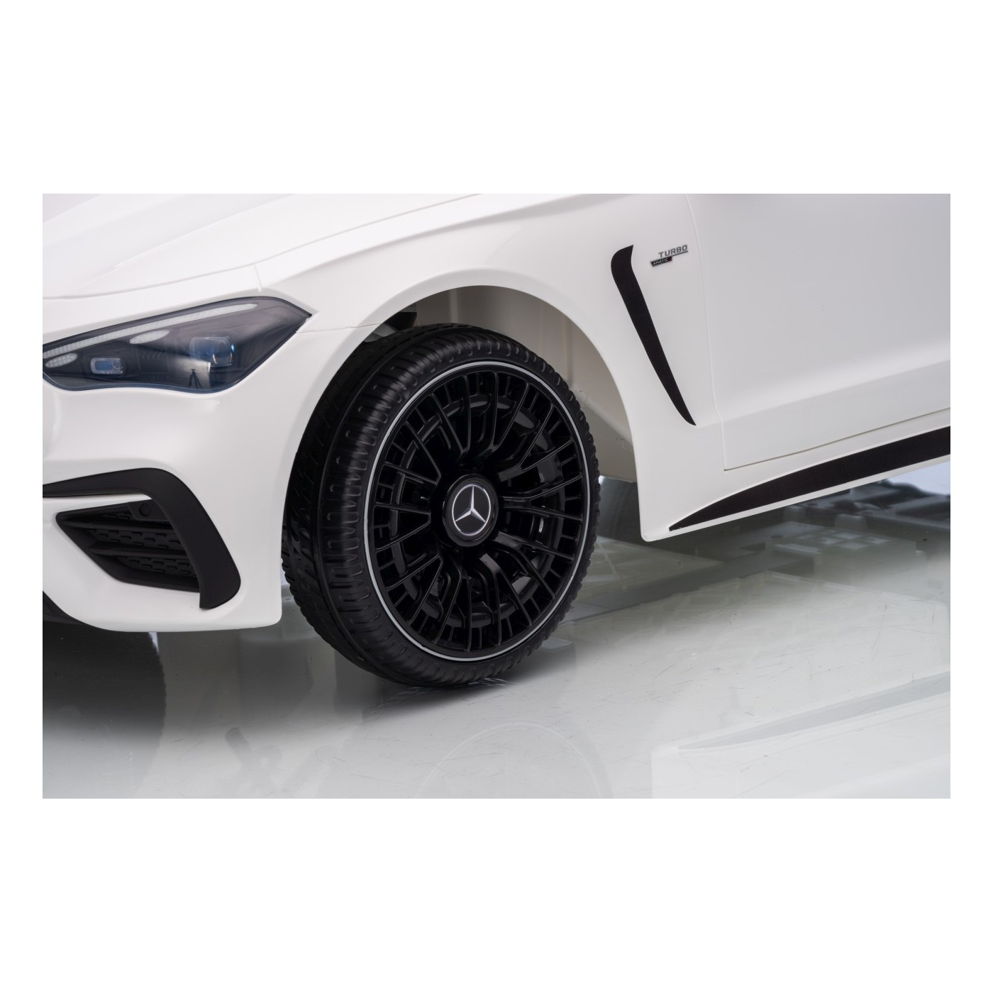 Vozidlo Mercedes Benz AMG CLE 53 White