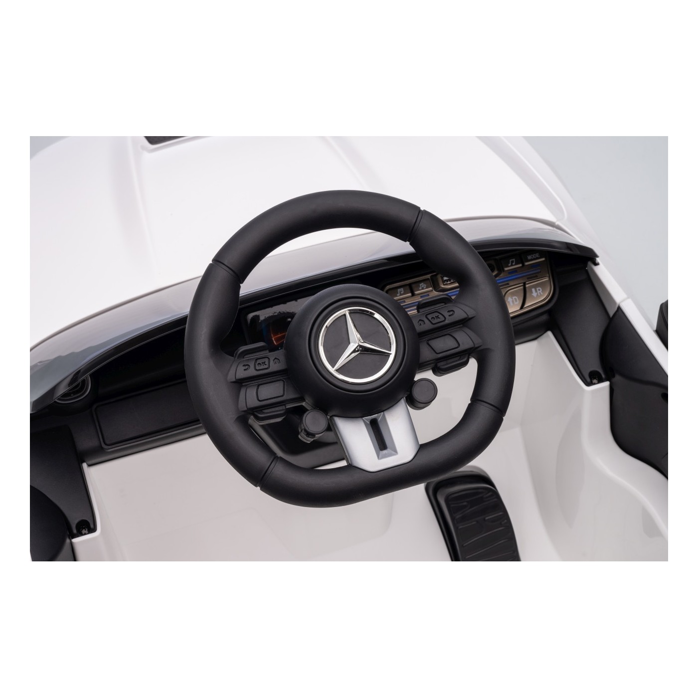 Vozidlo Mercedes Benz AMG CLE 53 White
