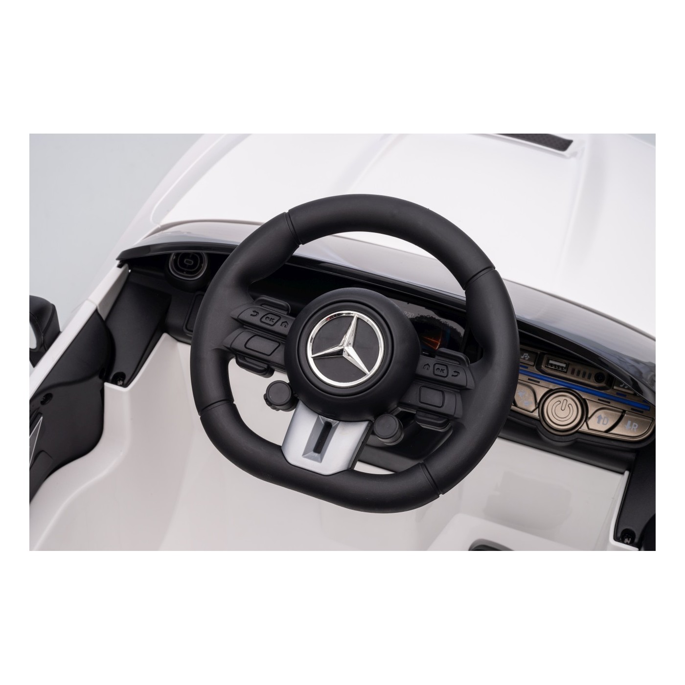 Vozidlo Mercedes Benz AMG CLE 53 White