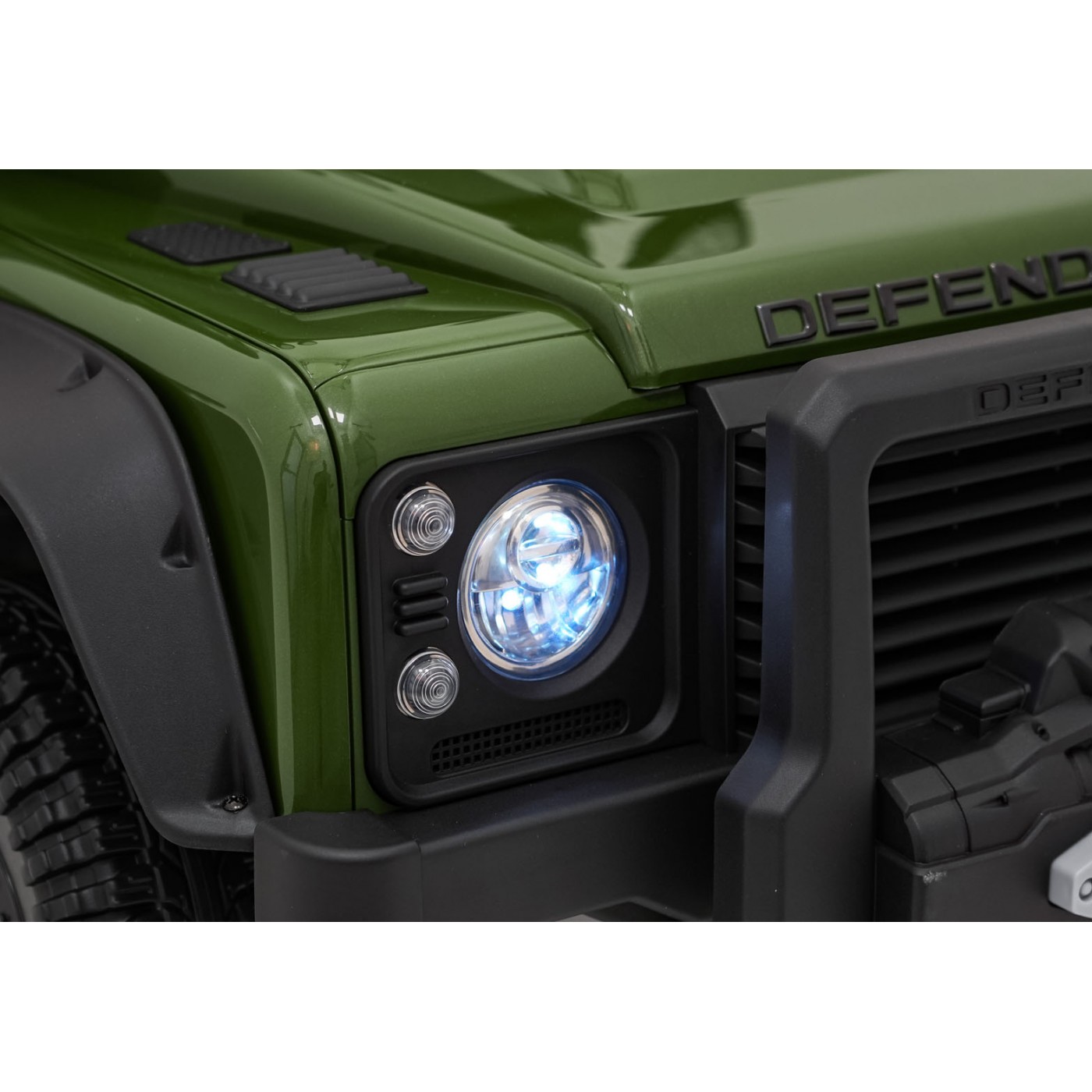 Land Rover Defender 110 SVX Concept Zelené vozidlo