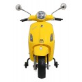 Automobilový skútr Vespa ROMA žlutá