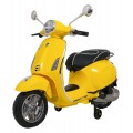 Automobilový skútr Vespa ROMA žlutá