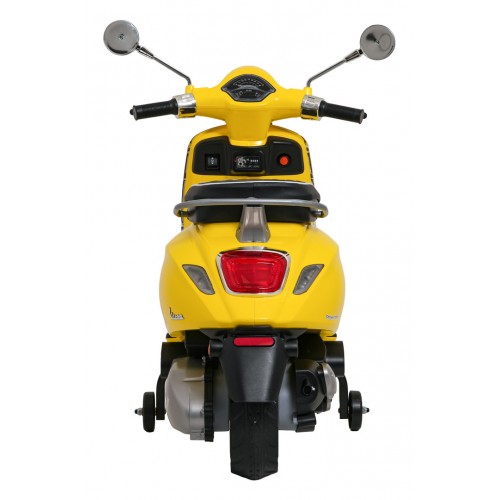 Automobilový skútr Vespa ROMA žlutá