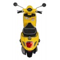 Automobilový skútr Vespa ROMA žlutá