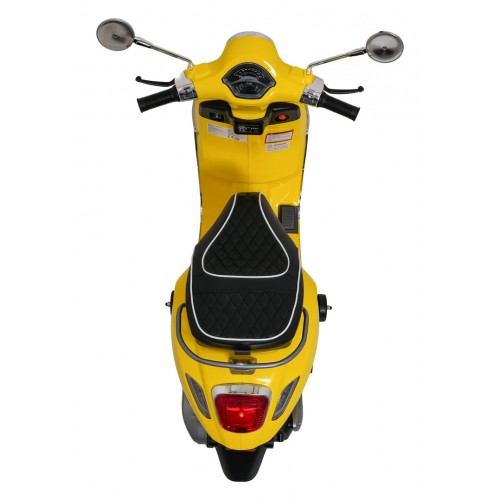 Automobilový skútr Vespa ROMA žlutá
