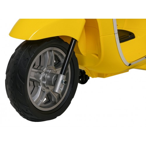 Automobilový skútr Vespa ROMA žlutá