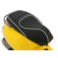 Automobilový skútr Vespa ROMA žlutá