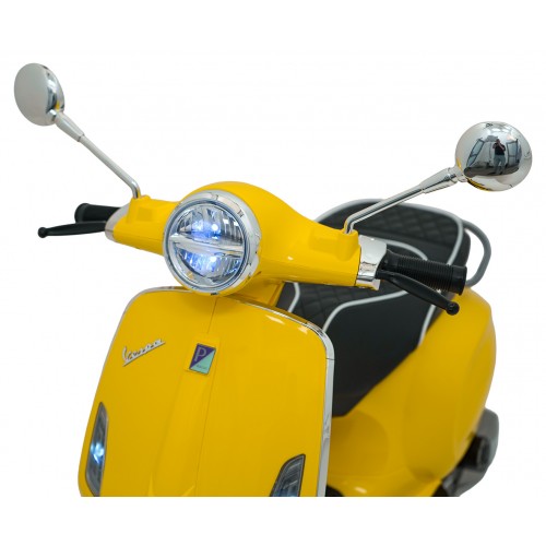 Automobilový skútr Vespa ROMA žlutá