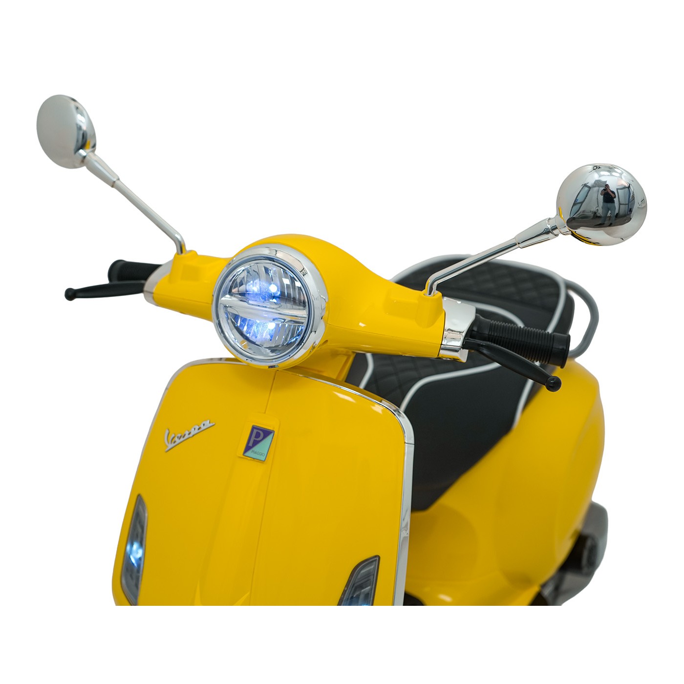 Automobilový skútr Vespa ROMA žlutá