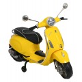 Automobilový skútr Vespa ROMA žlutá