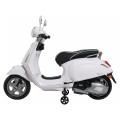 Automobilový skútr Vespa ROMA White