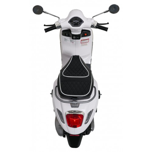 Automobilový skútr Vespa ROMA White