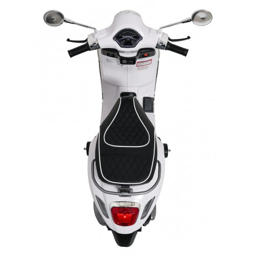 Automobilový skútr Vespa ROMA White