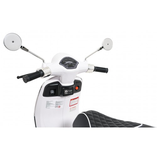 Automobilový skútr Vespa ROMA White