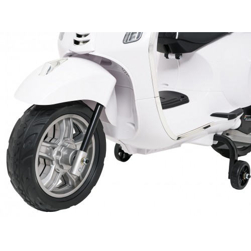 Automobilový skútr Vespa ROMA White