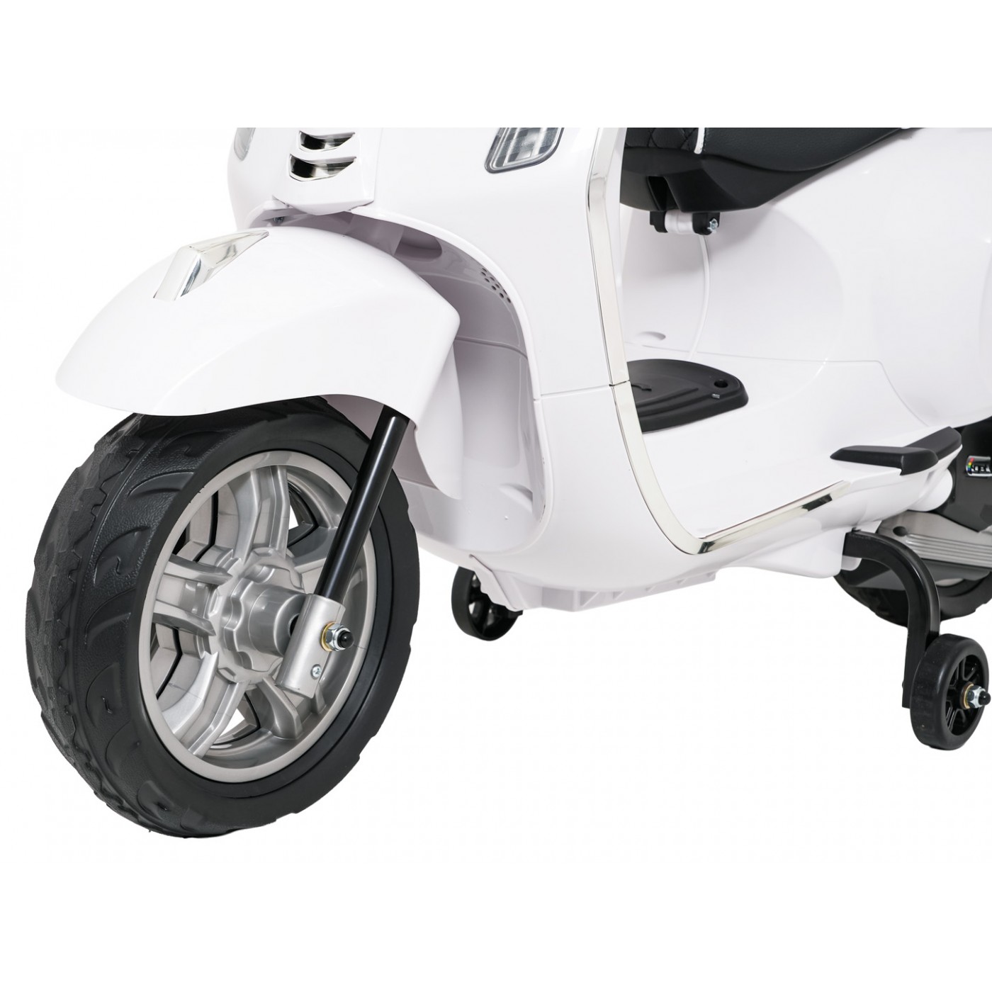 Automobilový skútr Vespa ROMA White