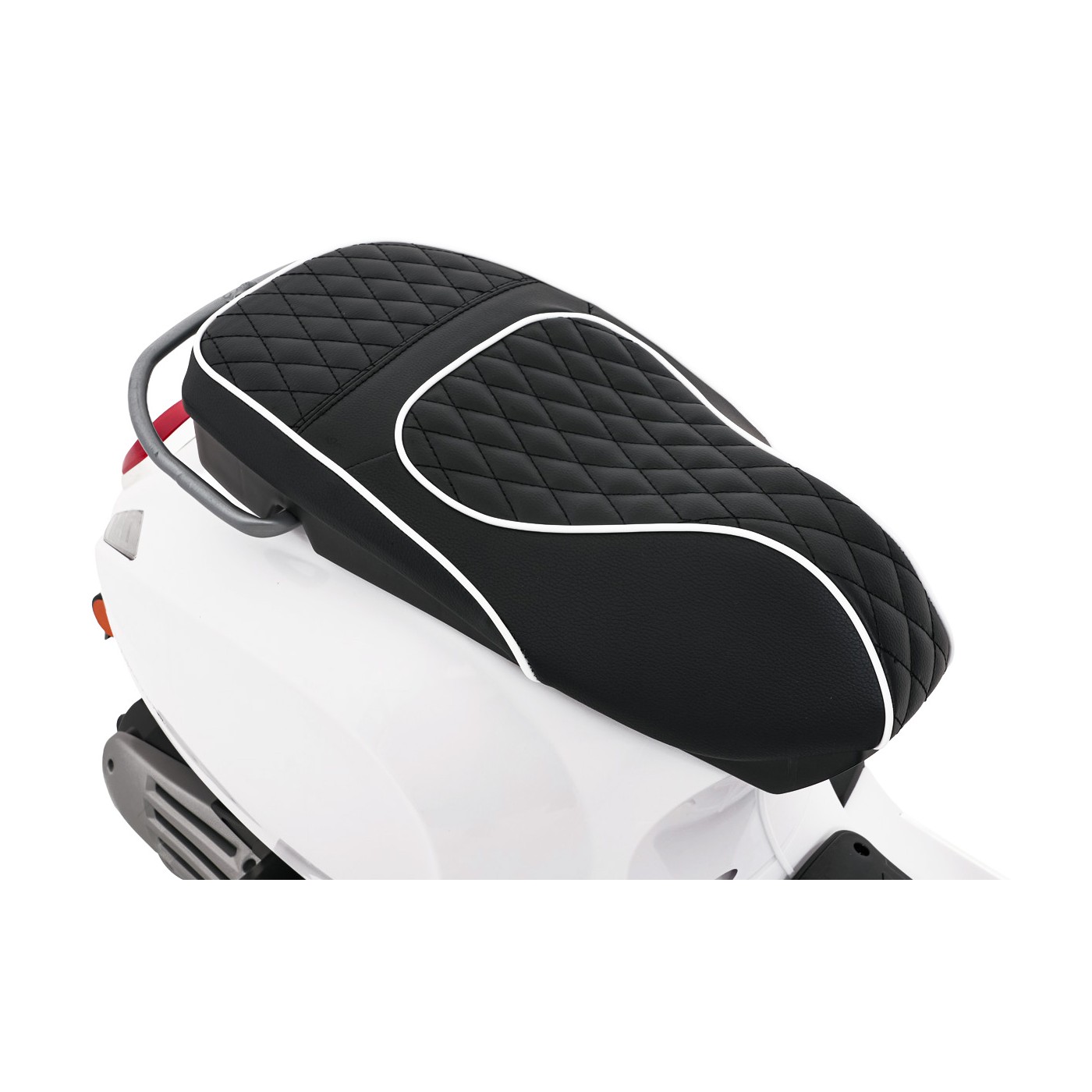Automobilový skútr Vespa ROMA White