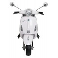 Automobilový skútr Vespa ROMA White