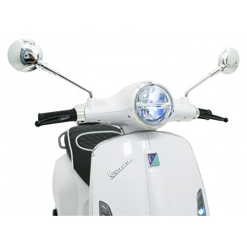 Automobilový skútr Vespa ROMA White