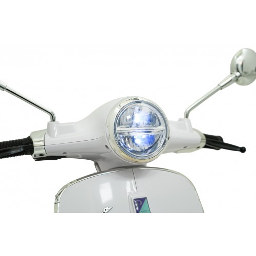 Automobilový skútr Vespa ROMA White