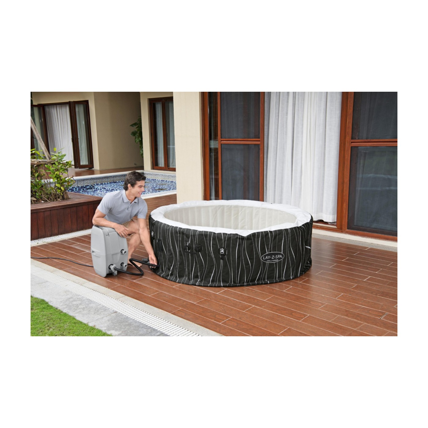 Hollywood Lay-Z-Spa AirJet Home Spa BESTWAY 6místný + LED + 4 polštáře