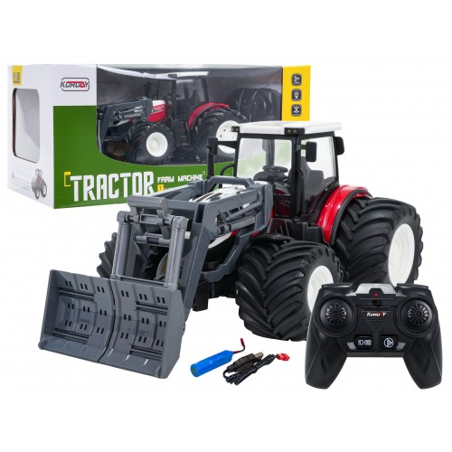 Dálkově ovládaný traktor s buldozerem