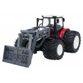 Dálkově ovládaný traktor s buldozerem