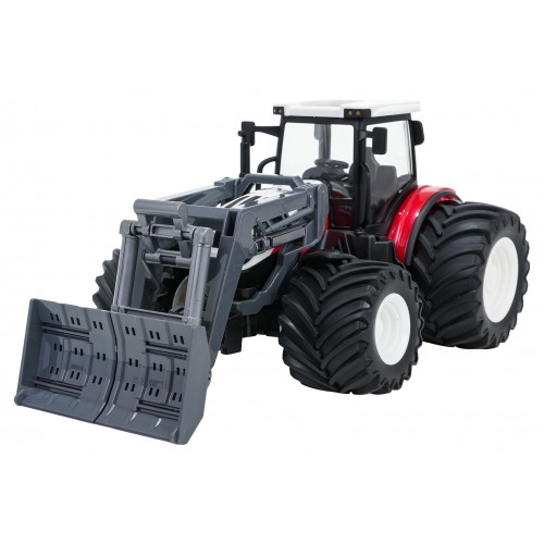 Dálkově ovládaný traktor s buldozerem