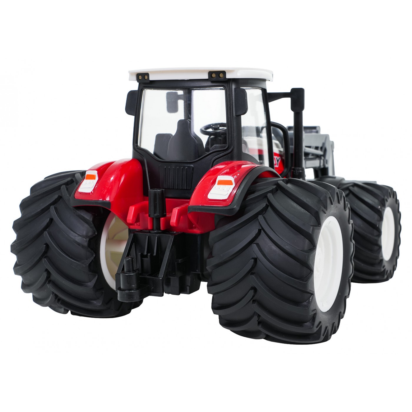 Dálkově ovládaný traktor s buldozerem