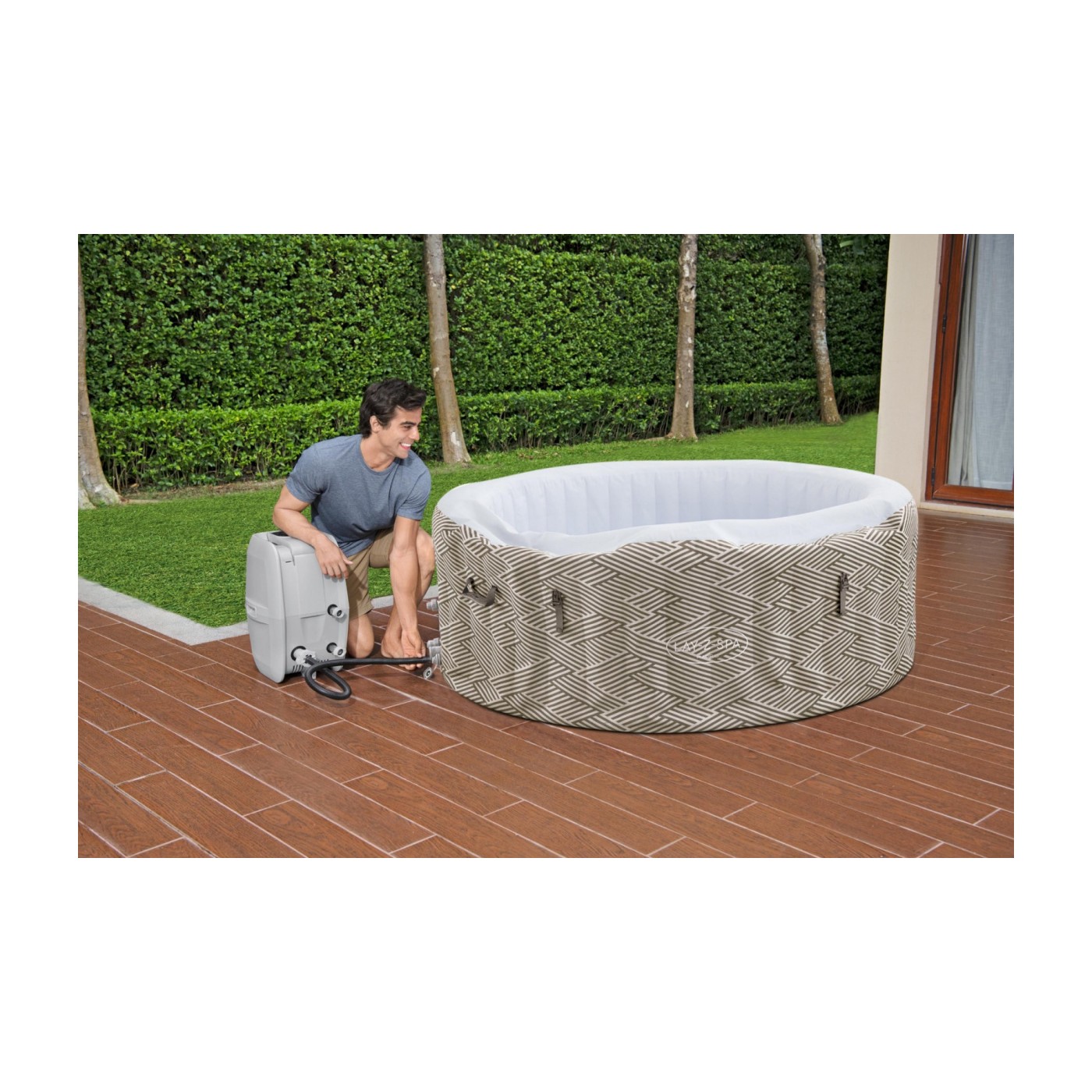 Madrid Lay-Z-Spa Jacuzzi pro zahradu BESTWAY 4-lůžkový + čerpadlo s filtrem + kryt