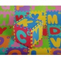 Pěnové puzzle Dětská písmena 3+ EVA pěna + velká malá písmena abeceda + podlahová rohož