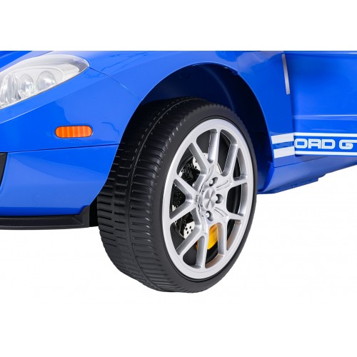 Ford GT modré vozidlo