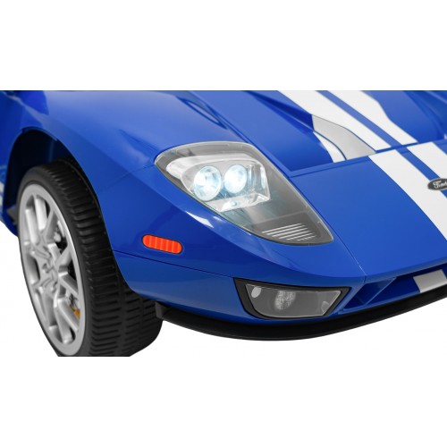 Ford GT modré vozidlo