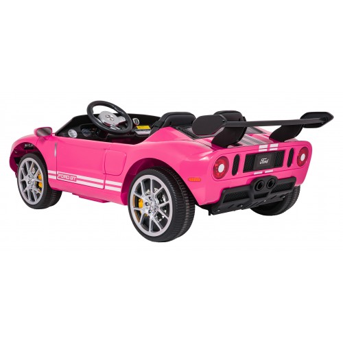 Růžové vozidlo Ford GT