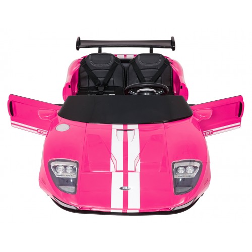 Růžové vozidlo Ford GT