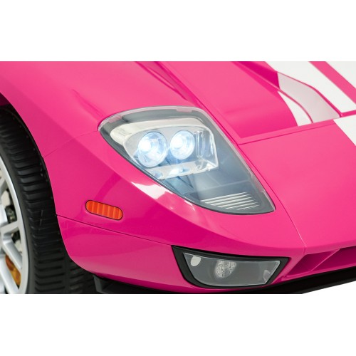 Růžové vozidlo Ford GT